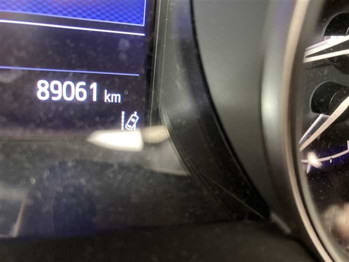 2019 Toyota C-HR 6AA-ZYX11 (UW-69771e4d39631)[26]