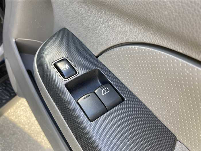 2019 Nissan NV350 Caravan LDF-VW2E26 (UW-695e10f84c056)[21]