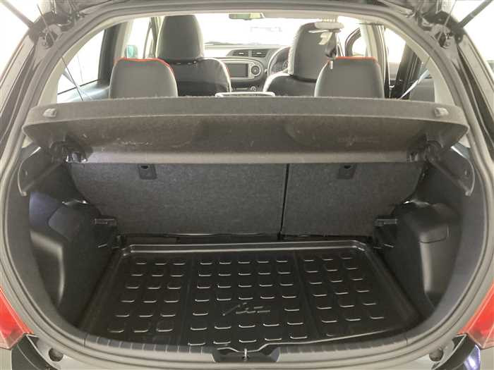 2013 Toyota Vitz DBA-NCP131 (UW-69ad00176aa77)[11]