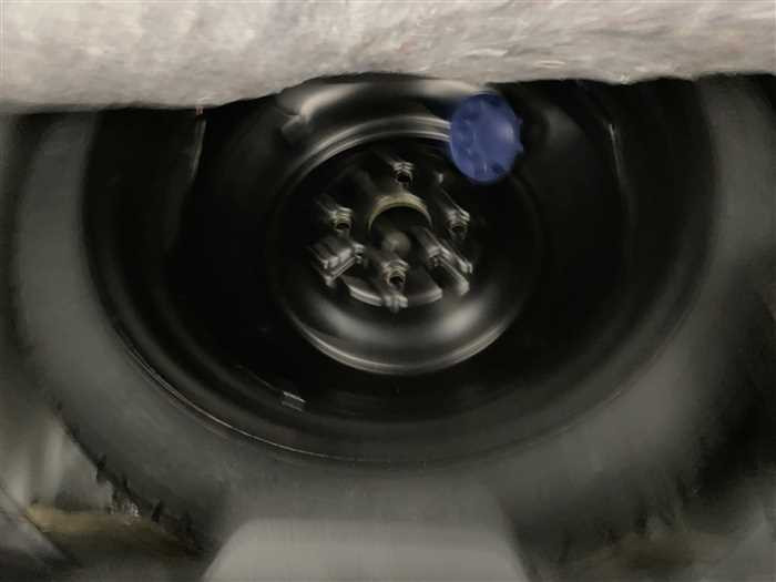 2013 Toyota Vitz DBA-NCP131 (UW-69ad00176aa77)[12]