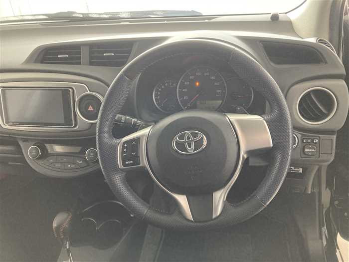 2013 Toyota Vitz DBA-NCP131 (UW-69ad00176aa77)[16]