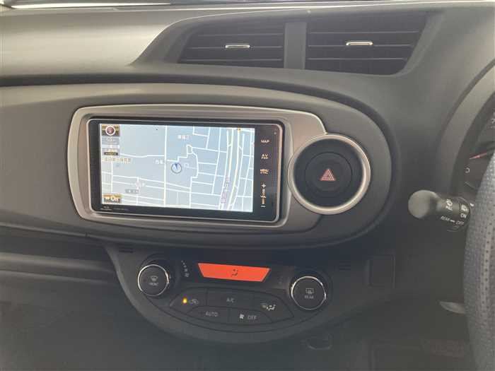 2013 Toyota Vitz DBA-NCP131 (UW-69ad00176aa77)[18]