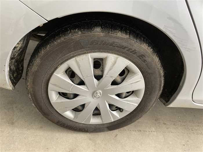 2012 Toyota Corolla Axio DBA-NZE161 (UW-69ad0017714ff)[8]