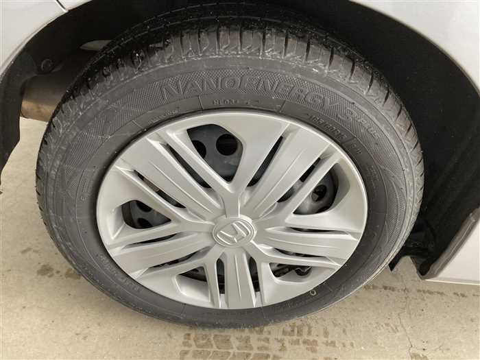 2018 Honda Fit DBA-GK5 (UW-695e10fa7e8d1)[8]