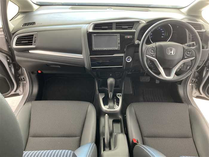 2018 Honda Fit DBA-GK5 (UW-695e10fa7e8d1)[15]