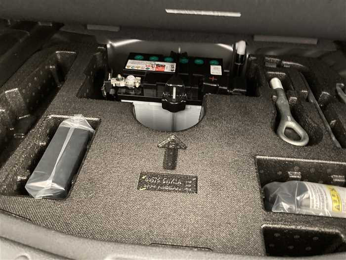 2020 Nissan Note DAA-HE12 (UW-69ad001f763db)[12]