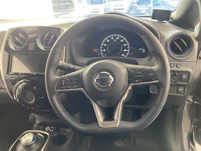 2020 Nissan Note DAA-HE12 (UW-69ad001f763db)[16]