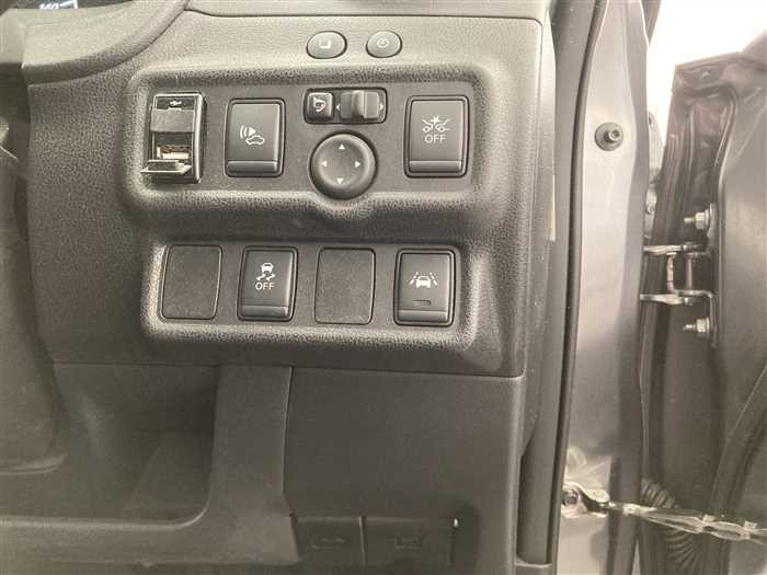 2020 Nissan Note DAA-HE12 (UW-69ad001f763db)[17]