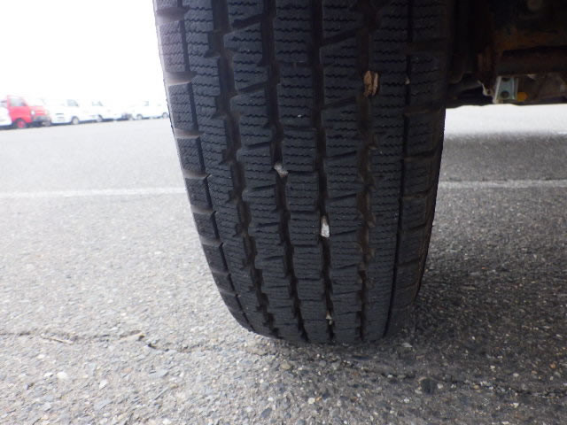 1999 Mitsubishi Minicab Truck U42T (UW-697888ba13774)[29]