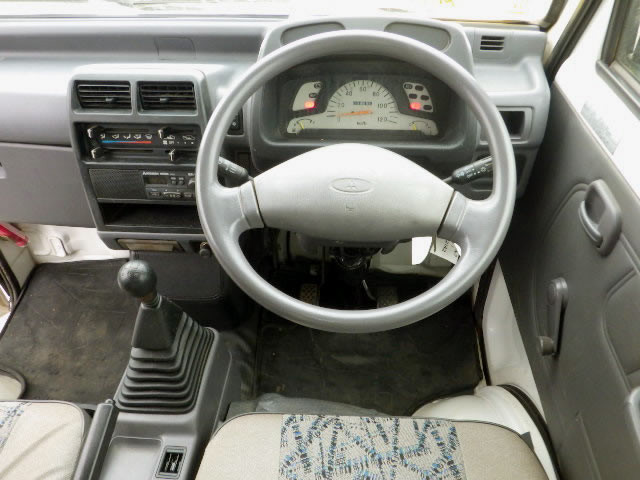 1999 Mitsubishi Minicab Truck U42T (UW-697888ba13774)[4]