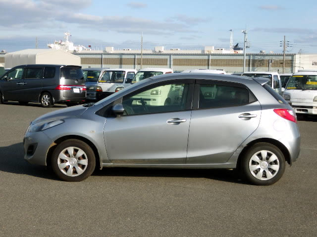 2012 Mazda Demio DE3FS (UW-697c4f4d444b9)[3]