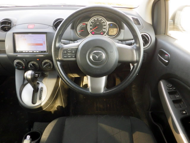 2012 Mazda Demio DE3FS (UW-697c4f4d444b9)[4]