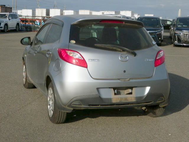 2012 Mazda Demio DE3FS (UW-697c4f4d444b9)[1]