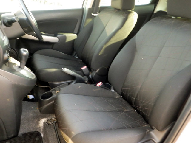 2012 Mazda Demio DE3FS (UW-697c4f4d444b9)[18]