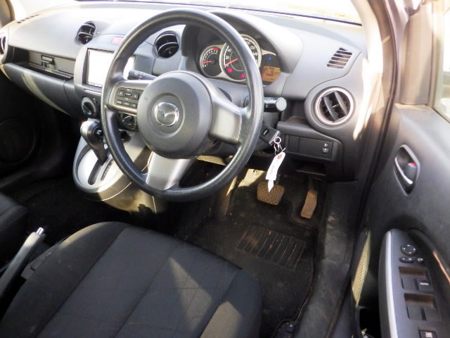 2012 Mazda Demio DE3FS (UW-697c4f4d444b9)[10]