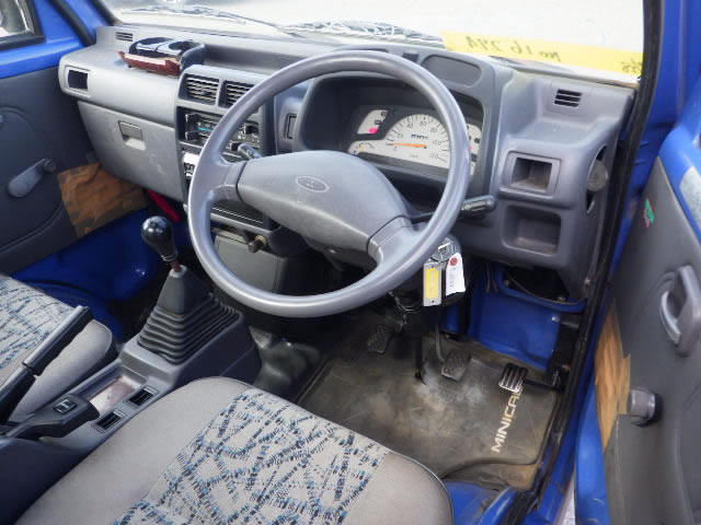 1997 Mitsubishi Minicab Truck U42T (UW-698452fcdd31d)[11]