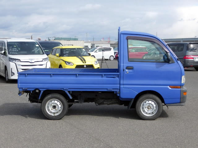 1997 Mitsubishi Minicab Truck U42T (UW-698452fcdd31d)[2]