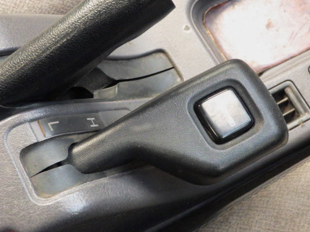 1997 Mitsubishi Minicab Truck U42T (UW-698452fcdd31d)[15]