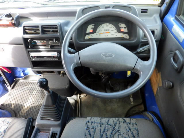 1997 Mitsubishi Minicab Truck U42T (UW-698452fcdd31d)[4]