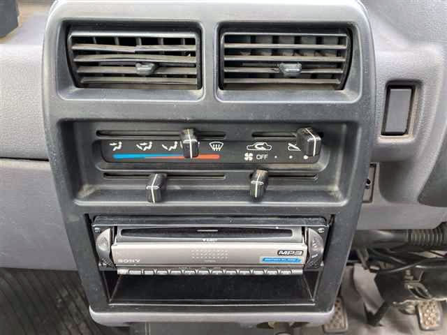 1997 Mitsubishi Minicab Truck U42T (UW-697340fa7cdee)[5]