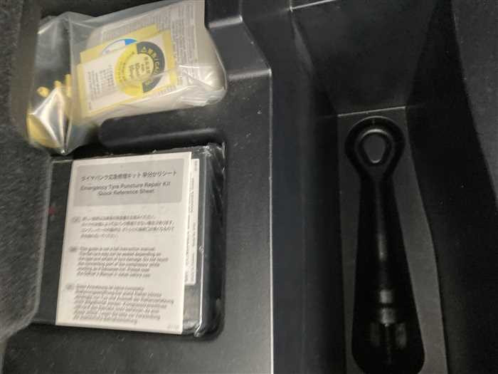 2014 Toyota Harrier DBA-ZSU65W (UW-69ad0016d7c96)[12]