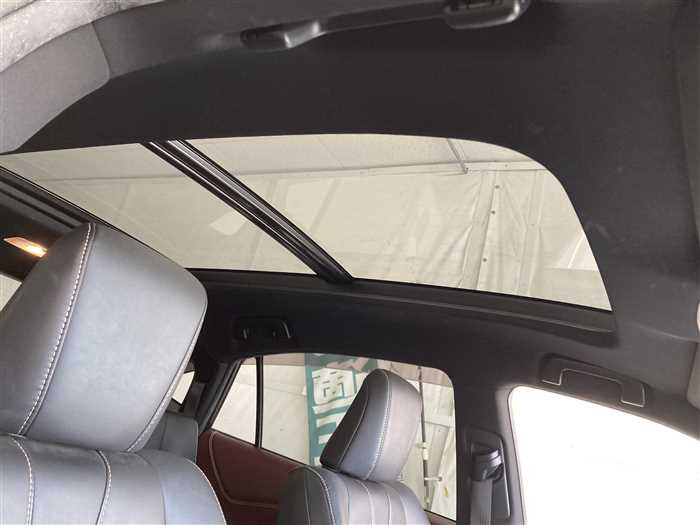 2014 Toyota Harrier DBA-ZSU65W (UW-69ad0016d7c96)[23]