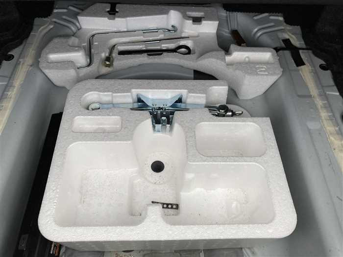 2020 Toyota Corolla Axio 5BA-NRE161 (UW-69ad001a9a3cb)[13]