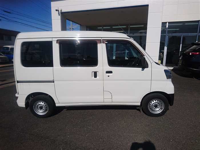 2021 Daihatsu Hijet Cargo S321V (UW-6981ac427f3d6)[6]