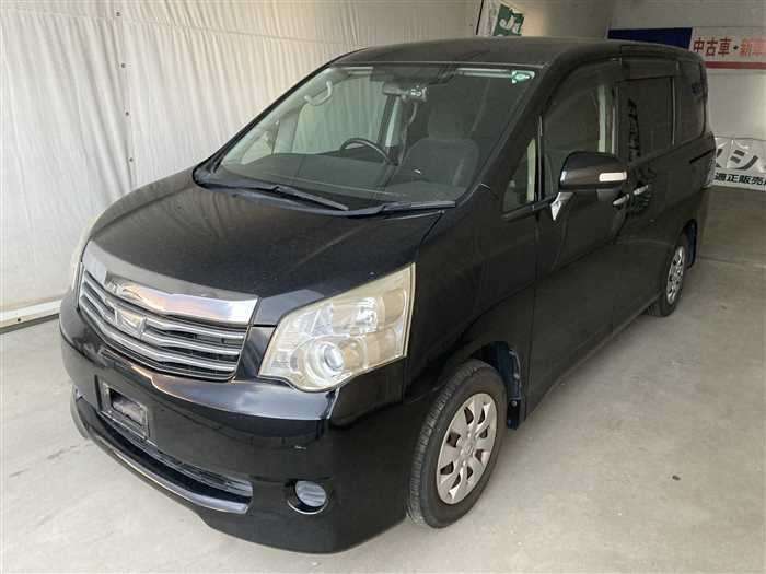2013 Toyota Noah DBA-ZRR70G (UW-6981ac4618d35)[0]