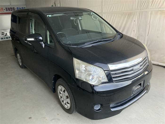 2013 Toyota Noah DBA-ZRR70G (UW-6981ac4618d35)[2]