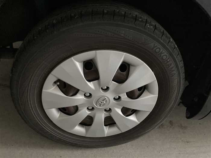 2013 Toyota Noah DBA-ZRR70G (UW-6981ac4618d35)[8]