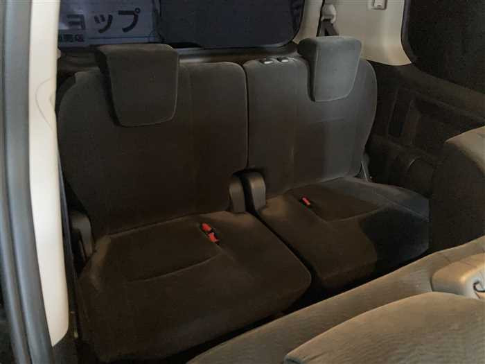 2013 Toyota Noah DBA-ZRR70G (UW-6981ac4618d35)[11]