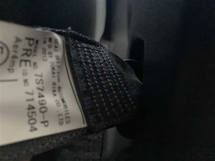 2013 Toyota Noah DBA-ZRR70G (UW-6981ac4618d35)[25]