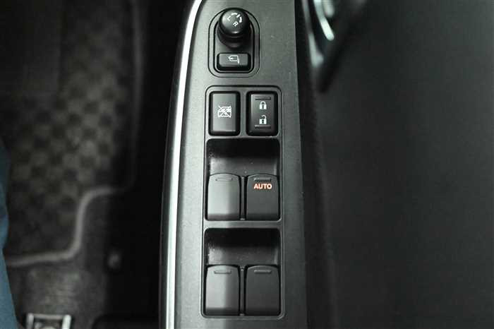 2017 Suzuki Swift DBA-ZC83S (UW-69a69417cf909)[20]