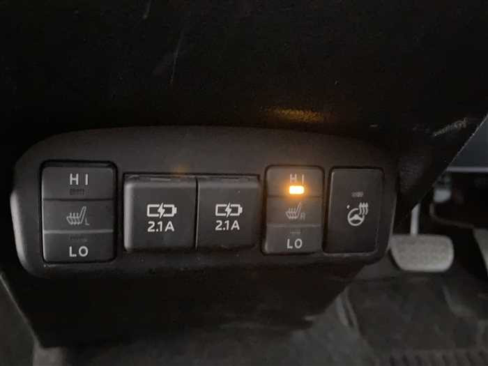 2019 Toyota Sienta DBA-NSP170G (UW-69ad0022b1e01)[24]