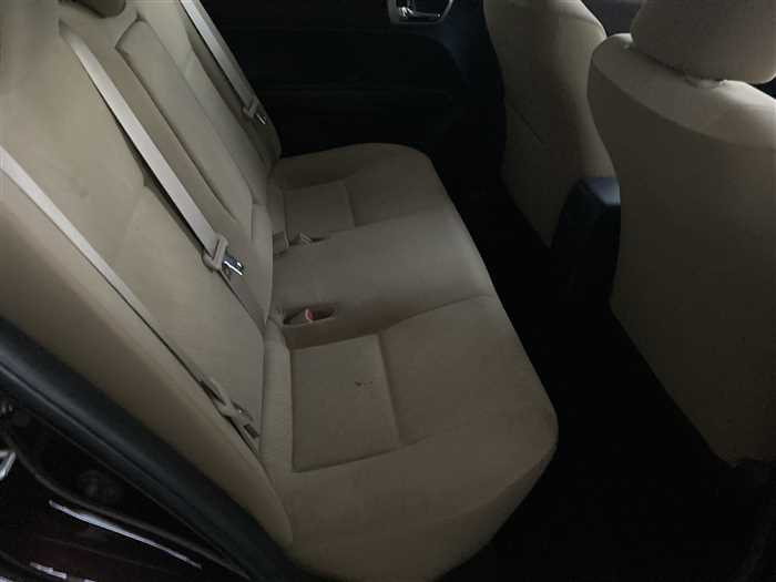 2013 Toyota Corolla Axio DBA-NZE161 (UW-69ad0022a2fc1)[10]