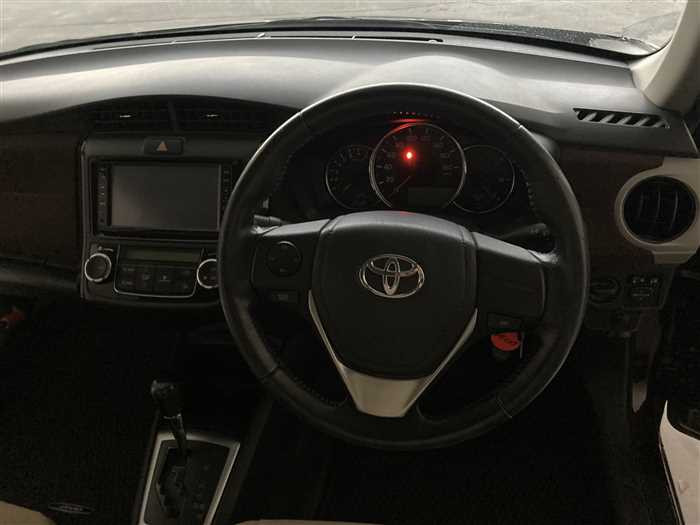 2013 Toyota Corolla Axio DBA-NZE161 (UW-69ad0022a2fc1)[16]