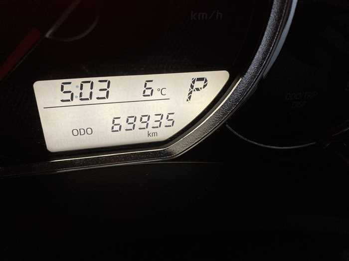 2013 Toyota Corolla Axio DBA-NZE161 (UW-69ad0022a2fc1)[23]