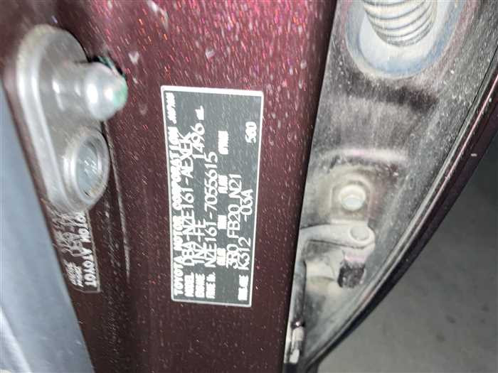 2013 Toyota Corolla Axio DBA-NZE161 (UW-69ad0022a2fc1)[25]