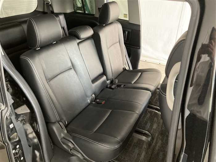 2014 Toyota Isis DBA-ZGM11W (UW-69ad0008e85e5)[10]