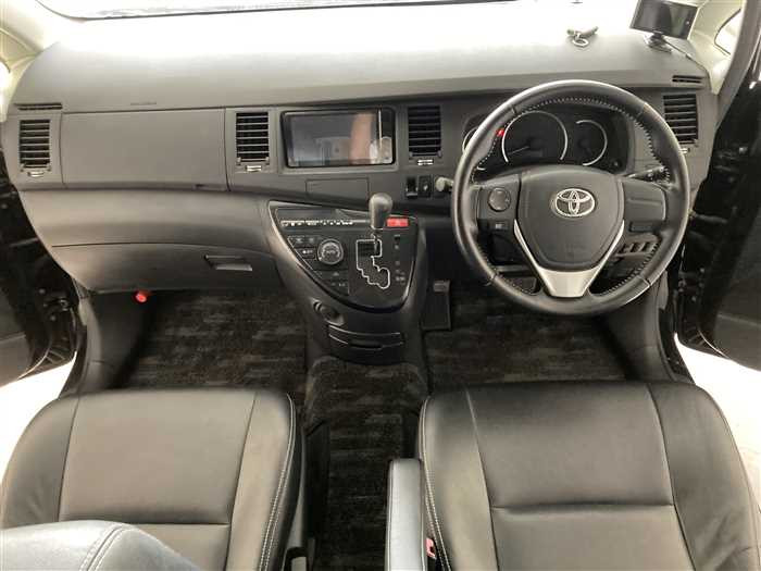 2014 Toyota Isis DBA-ZGM11W (UW-69ad0008e85e5)[16]