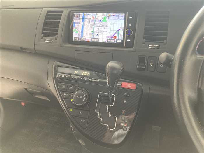 2014 Toyota Isis DBA-ZGM11W (UW-69ad0008e85e5)[19]