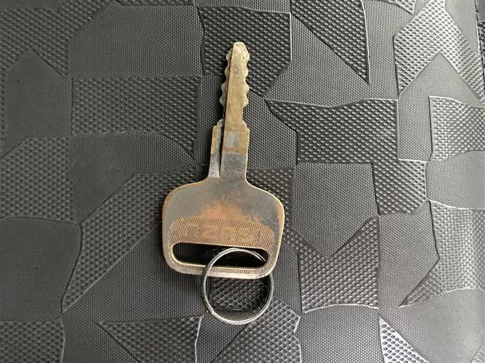 2005 Isuzu Elf PB-NKR81AN (UW-69b27945c8a88)[24]