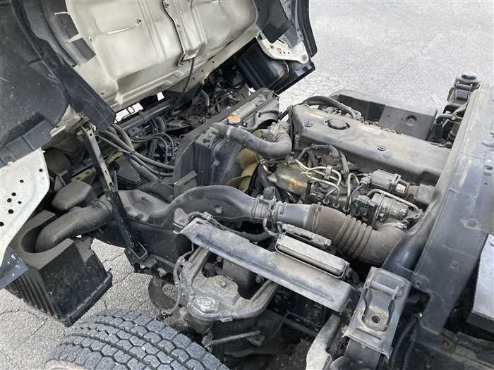 2005 Isuzu Elf PB-NKR81AN (UW-69b27945c8a88)[26]