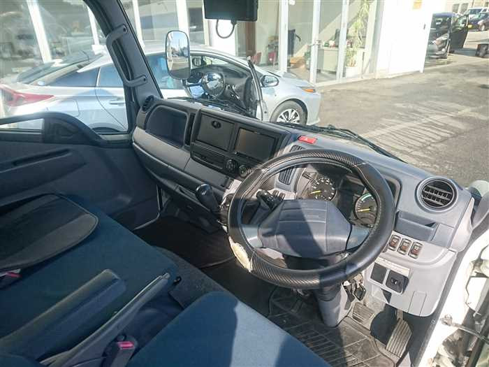 2015 Mitsubishi Canter FEA50 (UW-6981ac4d79b69)[11]