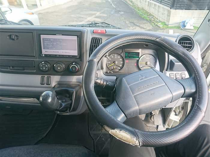 2015 Mitsubishi Canter FEA50 (UW-6981ac4d79b69)[12]