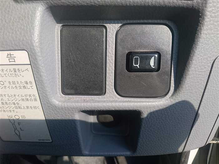 2015 Mitsubishi Canter FEA50 (UW-6981ac4d79b69)[23]