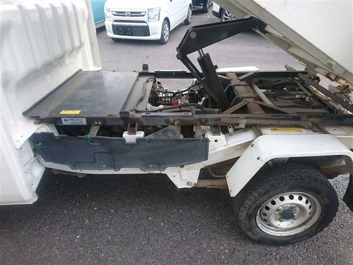 2017 Daihatsu Hijet Truck S510P (UW-69a6940b1e033)[13]