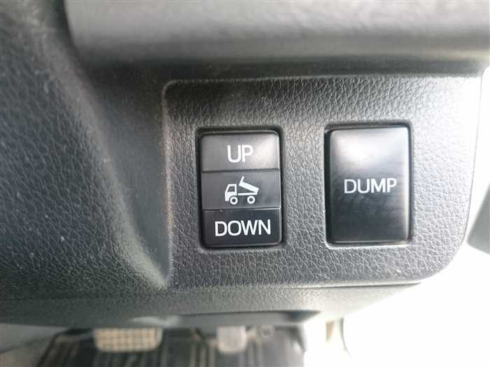 2017 Daihatsu Hijet Truck S510P (UW-69a6940b1e033)[25]