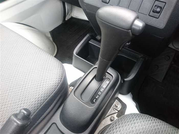 2017 Daihatsu Hijet Truck S510P (UW-69a6940b1e033)[26]